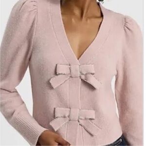 Express Light Pink V-Neck Sweater with Bow Accents